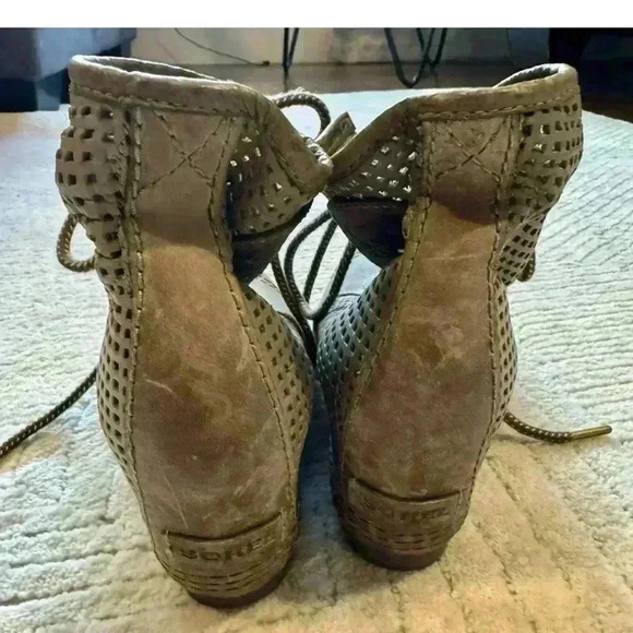 Sorel woman’s boots 8.5 - Picture 6 of 9